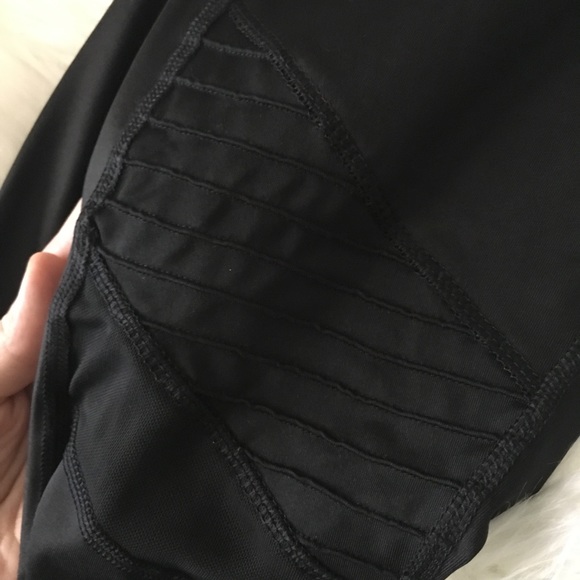 NWOT Danskin NOW performance leggings with mesh - Picture 3 of 4